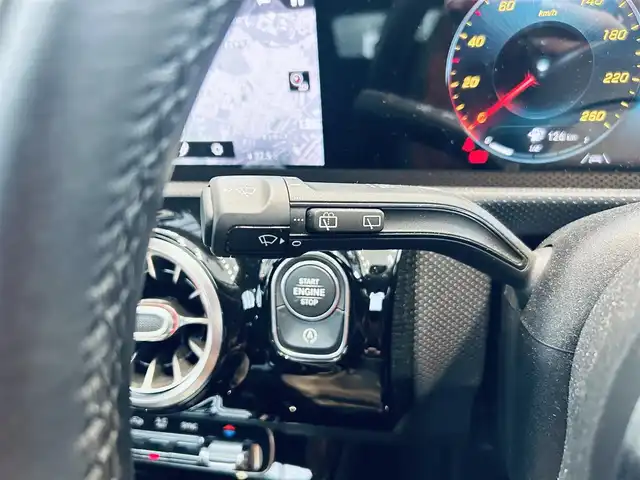 メルセデス・ベンツ ＣＬＡ２００ｄ Sブレーク AMGライン 大阪府 2019(令1)年 5.1万km コスモスブラック レザーエクスクルーシブP/レーダーセーフティP/サンルーフ/ワンオーナー/HUD/ACC/黒革/メモリ付きパワーシート/シートヒーター/純正ナビ/TV/３６０度カメラ/純正18インチAW/LEDヘッドライト/アンビエントライト/電動リアゲート/ブラインドスポット/ワイヤレス充電