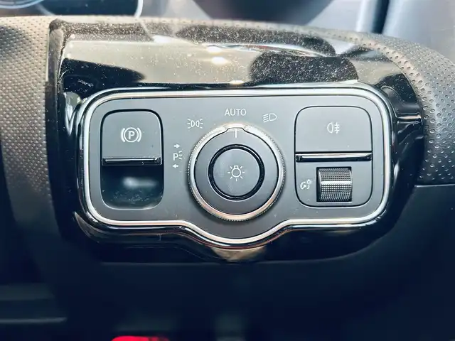 メルセデス・ベンツ ＣＬＡ２００ｄ Sブレーク AMGライン 大阪府 2019(令1)年 5.1万km コスモスブラック レザーエクスクルーシブP/レーダーセーフティP/サンルーフ/ワンオーナー/HUD/ACC/黒革/メモリ付きパワーシート/シートヒーター/純正ナビ/TV/３６０度カメラ/純正18インチAW/LEDヘッドライト/アンビエントライト/電動リアゲート/ブラインドスポット/ワイヤレス充電