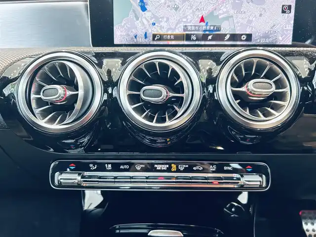 メルセデス・ベンツ ＣＬＡ２００ｄ Sブレーク AMGライン 大阪府 2019(令1)年 5.1万km コスモスブラック レザーエクスクルーシブP/レーダーセーフティP/サンルーフ/ワンオーナー/HUD/ACC/黒革/メモリ付きパワーシート/シートヒーター/純正ナビ/TV/３６０度カメラ/純正18インチAW/LEDヘッドライト/アンビエントライト/電動リアゲート/ブラインドスポット/ワイヤレス充電