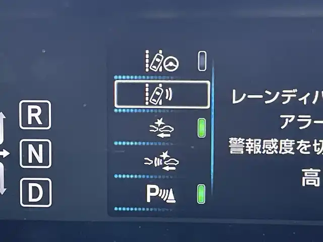 トヨタ プリウス A プレミアム　ツーリングセレ 大分県 2016(平28)年 8.2万km アティチュードブラックマイカ 黒革シート/モデリスタエアロ/純正9インチSDナビ/純正CD/DVD/Bluetooth接続/フルセグTV/バックカメラ/ETC/運転席パワーシート/前席シートヒーター/レーダークルーズコントロール/ステアリングスイッチ/サイドバイザー/ヘッドアップディスプレイ