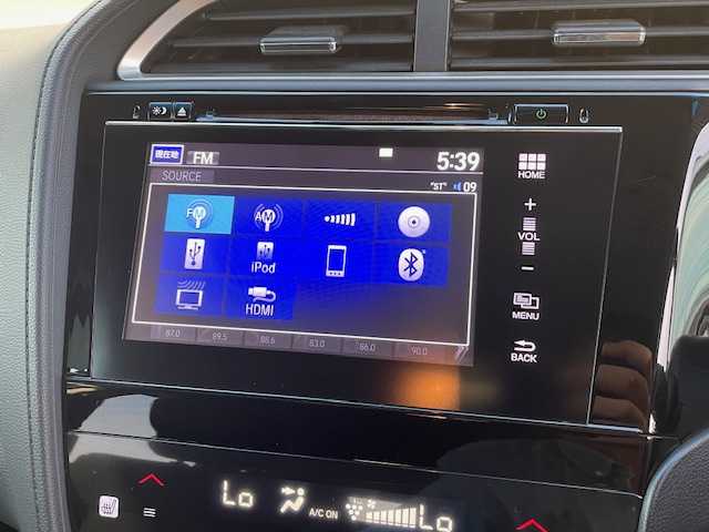 ホンダ シャトル ハイブリッド Z 愛知県 2015(平27)年 7.9万km ホワイトオーキッドパール ナビ　/フルセグＴＶ　/バックカメラ　/ビルトインＥＴＣ　/シートヒーター　/パドルシフト　/ＬＥＤヘッドライト　/オートライト　/プッシュスタート　/スマートキー