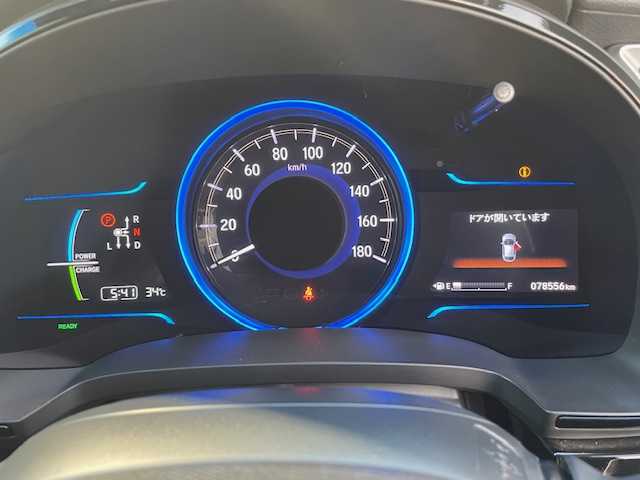 ホンダ シャトル ハイブリッド Z 愛知県 2015(平27)年 7.9万km ホワイトオーキッドパール ナビ　/フルセグＴＶ　/バックカメラ　/ビルトインＥＴＣ　/シートヒーター　/パドルシフト　/ＬＥＤヘッドライト　/オートライト　/プッシュスタート　/スマートキー