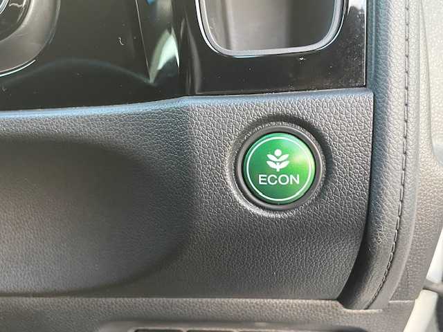 ホンダ シャトル ハイブリッド Z 愛知県 2015(平27)年 7.9万km ホワイトオーキッドパール ナビ　/フルセグＴＶ　/バックカメラ　/ビルトインＥＴＣ　/シートヒーター　/パドルシフト　/ＬＥＤヘッドライト　/オートライト　/プッシュスタート　/スマートキー