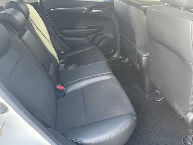 ホンダ シャトル ハイブリッド Z 愛知県 2015(平27)年 7.9万km ホワイトオーキッドパール ナビ　/フルセグＴＶ　/バックカメラ　/ビルトインＥＴＣ　/シートヒーター　/パドルシフト　/ＬＥＤヘッドライト　/オートライト　/プッシュスタート　/スマートキー