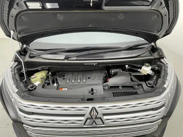 三菱 デリカＤ：５ P 茨城県 2023(令5)年 1万km アメジストブラック 純正10.1型ナビ/Bluetooth/ワンセグ/CD/DVD/AM/FM/HDMI/e-Assist/・衝突軽減ブレーキ/・車線逸脱警報システム/・後側方車両検知警報システム/・誤発進抑制機能/・レーダークルーズコントロール/・オートマチックハイビーム/ETC/ドラレコ/両側パワースライドドア/パワーバックドア/ステアリングヒーター/パワーシート/シートヒーター/アイドリングストップ
