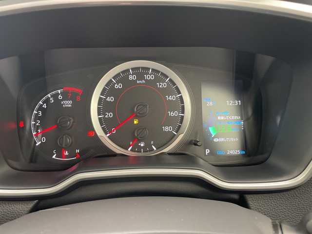 トヨタ カローラ クロス G 愛知県 2023(令5)年 2.4万km センシュアルレッドマイカ 純正ディズプレイオーディオ　ナビ機能なし/バックカメラ/アップルカープレイ/衝突軽減システム/レーダークルーズコントロール/オートホールド/本革ステアリング/LEDヘッドライト/ステアリングスイッチ/スマートキー/プッシュスタート