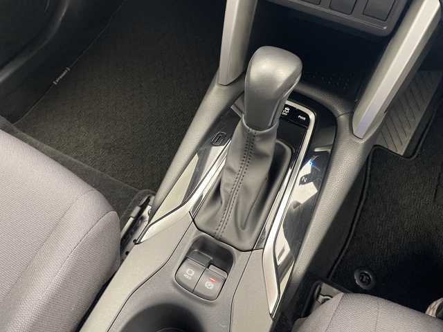 トヨタ カローラ クロス G 愛知県 2023(令5)年 2.4万km センシュアルレッドマイカ 純正ディズプレイオーディオ　ナビ機能なし/バックカメラ/アップルカープレイ/衝突軽減システム/レーダークルーズコントロール/オートホールド/本革ステアリング/LEDヘッドライト/ステアリングスイッチ/スマートキー/プッシュスタート