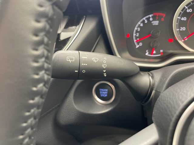 トヨタ カローラ クロス G 愛知県 2023(令5)年 2.4万km センシュアルレッドマイカ 純正ディズプレイオーディオ　ナビ機能なし/バックカメラ/アップルカープレイ/衝突軽減システム/レーダークルーズコントロール/オートホールド/本革ステアリング/LEDヘッドライト/ステアリングスイッチ/スマートキー/プッシュスタート