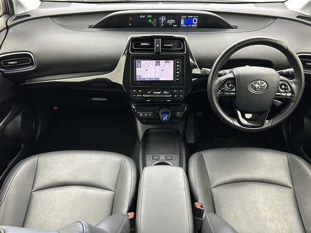 トヨタ プリウス S ツーリングセレクション 宮城県 2019(平31)年 5.7万km ホワイトパールクリスタルシャイン 純正ナビ/(AM/FM/TV/BT/SD/CD/DVD)/バックカメラ/ビルトインETC/レーダークルーズコントロール/シートヒーター/プッシュスタート/スマートキー/スペアキー/オートライト/オートマチックハイビーム/LEDヘッドライト/フォグランプ/純正17インチアルミホイール/社外フロアマット