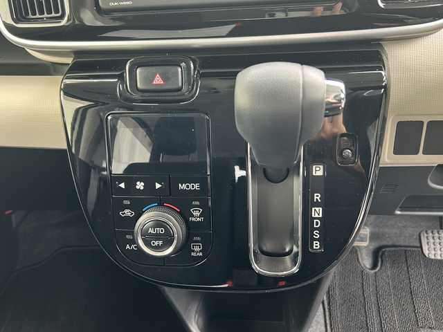 ダイハツ ムーヴ キャンバス X ブラックアクセント リミテッド SAⅢ 千葉県 2020(令2)年 1.5万km パールホワイトⅢ ディスプレイオーディオＤＵＫ－Ｗ６９Ｄ　全方位カメラ　　両側パワースライドドア　フロアマット純正 ドラレコ　Ｂｔ　オートライト　オートマチックハイビーム　コーナーセンサー アイドリングストップ