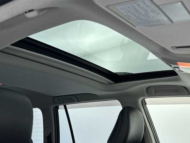 トヨタ ランドクルーザー プラド TX Lパッケージ ブラックED 愛知県 2021(令3)年 4.1万km ホワイトパールクリスタルシャイン ＡＬＰＩＮＥ９型ナビ/・フルセグ/・Bluetooth/・CD/DVD/・AppleCarPlay/AndroidAuto/・HDMI/サンルーフ/バックカメラ/ＥＴＣ/パワーシート/シートヒーター/エアシート/衝突軽減/レーンキープアシスト/オートマチックハイビーム/レーダークルーズコントロ―ル/クリアランスソナー/レザーシート/前席パワーシート/純正フロアマット/純正18インチAW夏タイヤ/センターデフロック/ダウンヒルアシストコントロール/ルーフレール/LEDヘッドライト/スペアキー