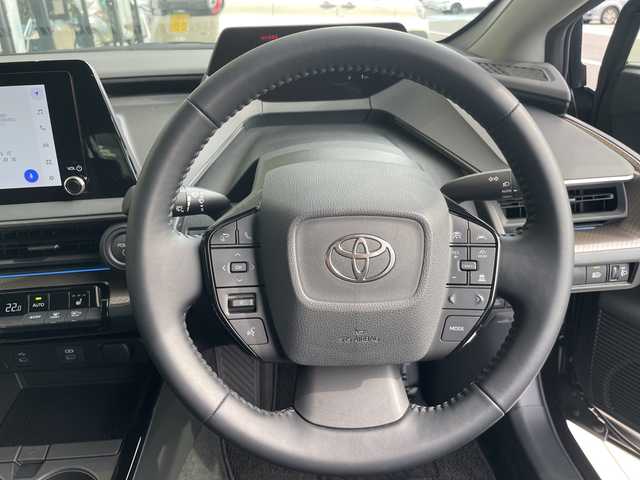 トヨタ プリウス U 愛知県 2023(令5)年 1.1万km アティチュードブラックマイカ トヨタセーフティセンス/純正12.3型ディスプレイオーディオ　ナビ機能なし/レーダークルーズコントロール/シートヒーター/バックカメラ/コーナーセンサー/ETC2.0/LEDヘッドライト/レーンキープアシスト/オートマチックハイビーム/衝突軽減システム/フルセグ/Bluetooth/ステアリングスイッチ/スマートキー/プッシュスタート