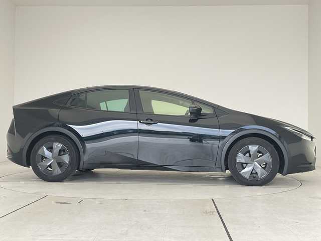 トヨタ プリウス U 愛知県 2023(令5)年 1.1万km アティチュードブラックマイカ トヨタセーフティセンス/純正12.3型ディスプレイオーディオ　ナビ機能なし/レーダークルーズコントロール/シートヒーター/バックカメラ/コーナーセンサー/ETC2.0/LEDヘッドライト/レーンキープアシスト/オートマチックハイビーム/衝突軽減システム/フルセグ/Bluetooth/ステアリングスイッチ/スマートキー/プッシュスタート