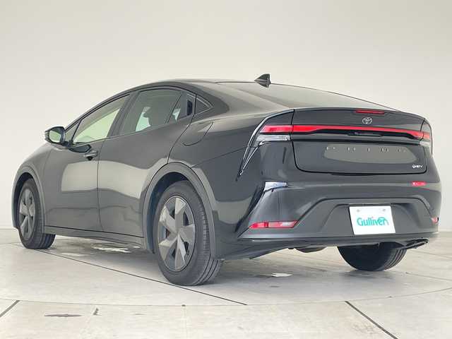 トヨタ プリウス U 愛知県 2023(令5)年 1.1万km アティチュードブラックマイカ トヨタセーフティセンス/純正12.3型ディスプレイオーディオ　ナビ機能なし/レーダークルーズコントロール/シートヒーター/バックカメラ/コーナーセンサー/ETC2.0/LEDヘッドライト/レーンキープアシスト/オートマチックハイビーム/衝突軽減システム/フルセグ/Bluetooth/ステアリングスイッチ/スマートキー/プッシュスタート