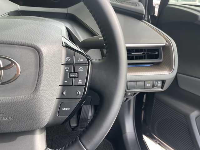 トヨタ プリウス U 愛知県 2023(令5)年 1.1万km アティチュードブラックマイカ トヨタセーフティセンス/純正12.3型ディスプレイオーディオ　ナビ機能なし/レーダークルーズコントロール/シートヒーター/バックカメラ/コーナーセンサー/ETC2.0/LEDヘッドライト/レーンキープアシスト/オートマチックハイビーム/衝突軽減システム/フルセグ/Bluetooth/ステアリングスイッチ/スマートキー/プッシュスタート