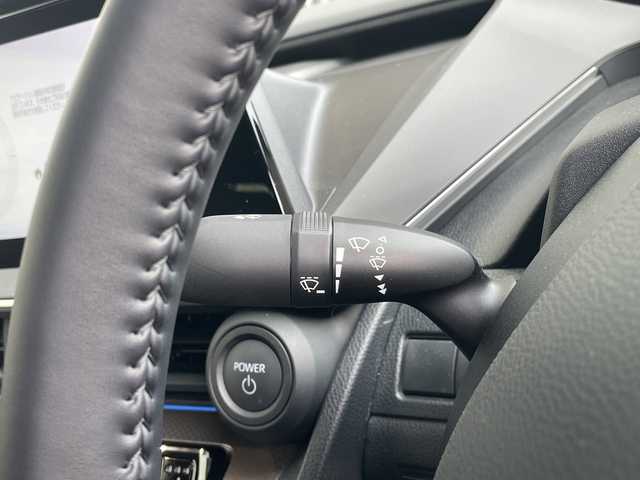 トヨタ プリウス U 愛知県 2023(令5)年 1.1万km アティチュードブラックマイカ トヨタセーフティセンス/純正12.3型ディスプレイオーディオ　ナビ機能なし/レーダークルーズコントロール/シートヒーター/バックカメラ/コーナーセンサー/ETC2.0/LEDヘッドライト/レーンキープアシスト/オートマチックハイビーム/衝突軽減システム/フルセグ/Bluetooth/ステアリングスイッチ/スマートキー/プッシュスタート