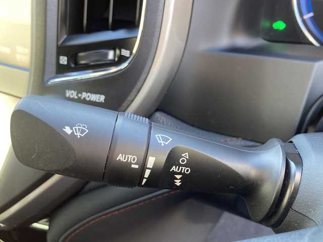 トヨタ クラウン ハイブリッド アスリートG 岐阜県 2013(平25)年 6万km プレシャスシルバー 登録時走行距離：60002km/ワンオーナー/純正ナビ/バックカメラ/フルセグテレビ・Bluetooth・CD/クルーズコントロール/ドライブレコーダー/パワーシート/LEDヘッドライト/フォグライト/オートライト/オートマチックハイビーム/純正フロアマット/純正１７インチアルミホイール/保証書/取扱説明書/スペアキー×２本