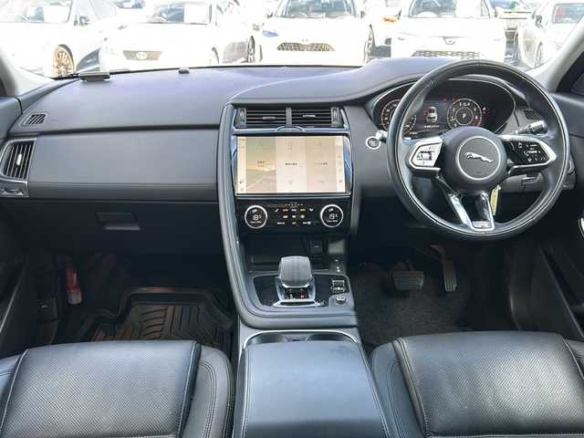 ジャガー ジャガー Ｅペース SE P200 栃木県 2021(令3)年 5.2万km フジホワイト ワンオーナー/純正メモリナビ/・Bluetooth USB/・アラウンドビューモニター/追従式クルーズコントロール/ドアバイザー/パドルシフト/ドライブレコーダー/レザーシート/パワーシート/シートヒーター/純正18インチアルミホイール/衝突被害軽減システム/コーナーセンサー/LEDヘッドライト/オートライト/取扱説明書/保証書