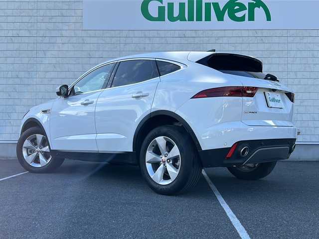 ジャガー ジャガー Ｅペース SE P200 栃木県 2021(令3)年 5.2万km フジホワイト ワンオーナー/純正メモリナビ/・Bluetooth USB/・アラウンドビューモニター/追従式クルーズコントロール/ドアバイザー/パドルシフト/ドライブレコーダー/レザーシート/パワーシート/シートヒーター/純正18インチアルミホイール/衝突被害軽減システム/コーナーセンサー/LEDヘッドライト/オートライト/取扱説明書/保証書