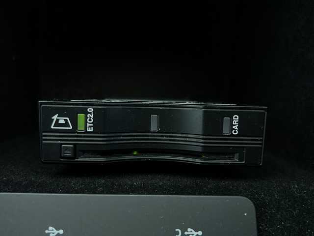 ジャガー ジャガー Ｅペース SE P200 栃木県 2021(令3)年 5.2万km フジホワイト ワンオーナー/純正メモリナビ/・Bluetooth USB/・アラウンドビューモニター/追従式クルーズコントロール/ドアバイザー/パドルシフト/ドライブレコーダー/レザーシート/パワーシート/シートヒーター/純正18インチアルミホイール/衝突被害軽減システム/コーナーセンサー/LEDヘッドライト/オートライト/取扱説明書/保証書