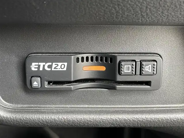 ホンダ オデッセイ アブソルート・EXホンダセンジング 東京都 2018(平30)年 6.4万km プラチナホワイトパール 純正９インチナビ/後席１１．６インチフリップダウンモニター/全周囲カメラ/スマートパーキングアシスト/両側パワースライド/ホンダセンシング/・衝突軽減ブレーキ/・アダプティブクルーズコントロール/・車線維持支援システム/・誤発進抑制機能/ブラインドスポットモニター/ビルトインＥＴＣ２．０/ハーフレザーシート/パドルシフト/前後ドライブレコーダー/360°ドライブレコーダー/純正18インチAW/純正フロアマット/スマートキー×2/保証書/取扱説明書