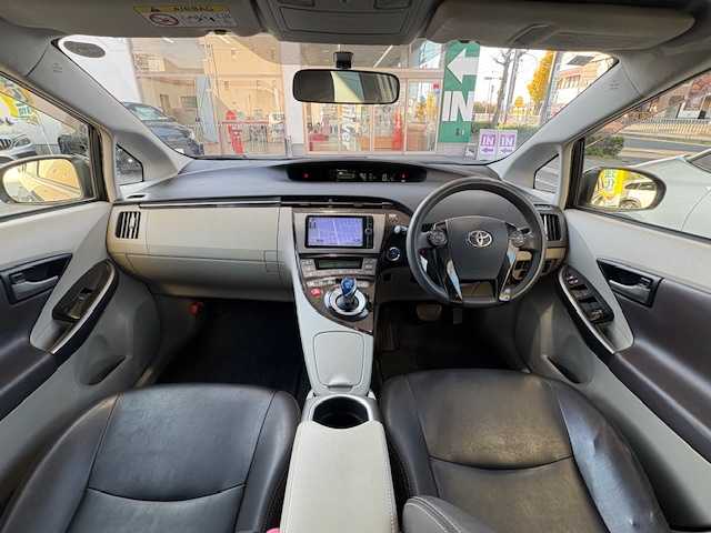 トヨタ プリウス S　マイコーデ 愛知県 2012(平24)年 17.4万km ブロンズマイカメタリック /ワンオーナー//禁煙車//保証書//記録簿//取扱説明書//スペアキー（1本）//純正ディーラーナビ//フルセグテレビ//AUDIO（AM・FM・CD・DVD・Bluetooth)//バックカメラ//アイドリングストップ//プッシュスタート//純正ドアバイザー//純正フロアマット//ETC//ISOFIX//ステアリングスイッチ//電格格納ミラー//ステアリングテレスコピック機構//ステアリングチルト機構//UVカットガラス//プライバシーガラス//盗難防止システム//衝突安全ボディー//トラクションコントロール//ステアリング協調車両安定性制御システム