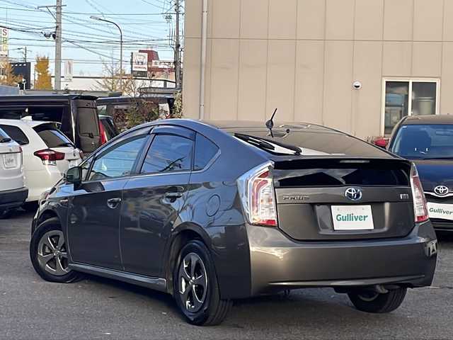 トヨタ プリウス S　マイコーデ 愛知県 2012(平24)年 17.4万km ブロンズマイカメタリック /ワンオーナー//禁煙車//保証書//記録簿//取扱説明書//スペアキー（1本）//純正ディーラーナビ//フルセグテレビ//AUDIO（AM・FM・CD・DVD・Bluetooth)//バックカメラ//アイドリングストップ//プッシュスタート//純正ドアバイザー//純正フロアマット//ETC//ISOFIX//ステアリングスイッチ//電格格納ミラー//ステアリングテレスコピック機構//ステアリングチルト機構//UVカットガラス//プライバシーガラス//盗難防止システム//衝突安全ボディー//トラクションコントロール//ステアリング協調車両安定性制御システム