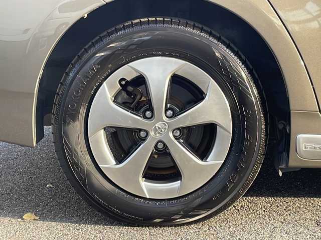 トヨタ プリウス S　マイコーデ 愛知県 2012(平24)年 17.4万km ブロンズマイカメタリック /ワンオーナー//禁煙車//保証書//記録簿//取扱説明書//スペアキー（1本）//純正ディーラーナビ//フルセグテレビ//AUDIO（AM・FM・CD・DVD・Bluetooth)//バックカメラ//アイドリングストップ//プッシュスタート//純正ドアバイザー//純正フロアマット//ETC//ISOFIX//ステアリングスイッチ//電格格納ミラー//ステアリングテレスコピック機構//ステアリングチルト機構//UVカットガラス//プライバシーガラス//盗難防止システム//衝突安全ボディー//トラクションコントロール//ステアリング協調車両安定性制御システム