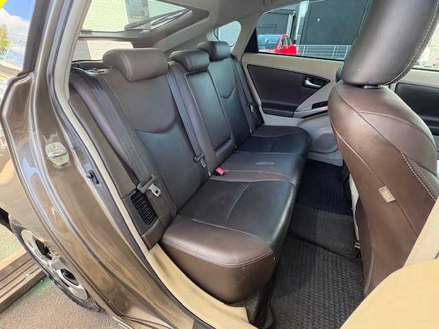 トヨタ プリウス S　マイコーデ 愛知県 2012(平24)年 17.4万km ブロンズマイカメタリック /ワンオーナー//禁煙車//保証書//記録簿//取扱説明書//スペアキー（1本）//純正ディーラーナビ//フルセグテレビ//AUDIO（AM・FM・CD・DVD・Bluetooth)//バックカメラ//アイドリングストップ//プッシュスタート//純正ドアバイザー//純正フロアマット//ETC//ISOFIX//ステアリングスイッチ//電格格納ミラー//ステアリングテレスコピック機構//ステアリングチルト機構//UVカットガラス//プライバシーガラス//盗難防止システム//衝突安全ボディー//トラクションコントロール//ステアリング協調車両安定性制御システム