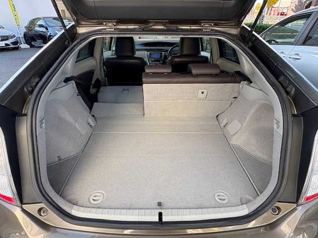 トヨタ プリウス S　マイコーデ 愛知県 2012(平24)年 17.4万km ブロンズマイカメタリック /ワンオーナー//禁煙車//保証書//記録簿//取扱説明書//スペアキー（1本）//純正ディーラーナビ//フルセグテレビ//AUDIO（AM・FM・CD・DVD・Bluetooth)//バックカメラ//アイドリングストップ//プッシュスタート//純正ドアバイザー//純正フロアマット//ETC//ISOFIX//ステアリングスイッチ//電格格納ミラー//ステアリングテレスコピック機構//ステアリングチルト機構//UVカットガラス//プライバシーガラス//盗難防止システム//衝突安全ボディー//トラクションコントロール//ステアリング協調車両安定性制御システム