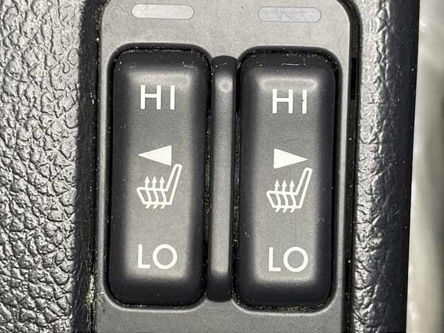 スバル レヴォーグ 1．6GT アイサイト 広島県 2017(平29)年 3.5万km ダークグレーメタリック OP黒革シート/純正8型ナビ/フロント/サイド/バックカメラ/パワーシート/ポジションメモリー/シートヒーター/アイサイト/・デジタルインナーミラー/・ブラインドスポットモニター/・プリクラッシュブレーキ/・レーンキープアシスト/・ハイビームアシスト/・レーダークルーズコントロール/・誤発進抑制機能/電動パーキングブレーキ/オートブレーキホールド/パドルシフト/LEDヘッドランプ/純正17インチAW/ETC/ドライブレコーダー