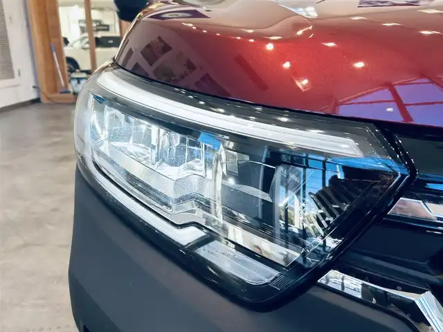 ルノー ルノー カングー ヴァリエテ 大阪府 2024(令6)年 0.9万km ワイン 150台限定車/ワンオーナー/純正ディスプレイオーディオ/applecarplay/バックカメラ/ACC/ブラインドスポット/LEDヘッドライト/クリアランスソナー/ワイヤレス充電/ハーフ革/ルーフレール/スマートキー/ETC/ドラレコ