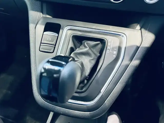 ルノー ルノー カングー ヴァリエテ 大阪府 2024(令6)年 0.9万km ワイン 150台限定車/ワンオーナー/純正ディスプレイオーディオ/applecarplay/バックカメラ/ACC/ブラインドスポット/LEDヘッドライト/クリアランスソナー/ワイヤレス充電/ハーフ革/ルーフレール/スマートキー/ETC/ドラレコ