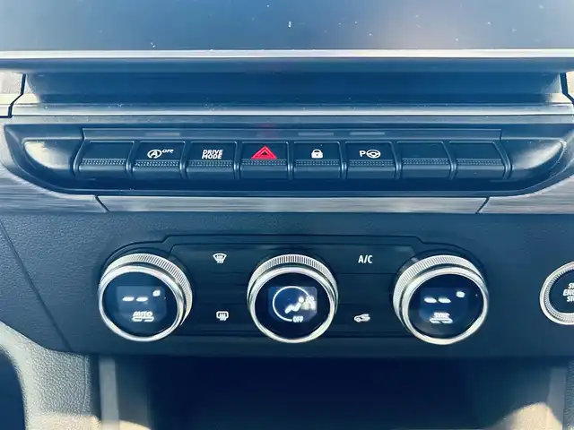 ルノー ルノー カングー ヴァリエテ 大阪府 2024(令6)年 0.9万km ワイン 150台限定車/ワンオーナー/純正ディスプレイオーディオ/applecarplay/バックカメラ/ACC/ブラインドスポット/LEDヘッドライト/クリアランスソナー/ワイヤレス充電/ハーフ革/ルーフレール/スマートキー/ETC/ドラレコ