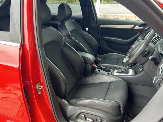 アウディ Ｑ３ 2．0 TFSI クワトロ 180PS 静岡県 2016(平28)年 11.8万km ミサノレッドパールエフェクト 主要装備/・プッシュスタート/・ETC車載器/・前後コーナーセンサー/・前席パワーシート/・ルーフレール/・純正18インチAW/・純正フロアマット/・オートライト/・LEDヘッドライト/・スペアキー/・ステアリングスイッチ