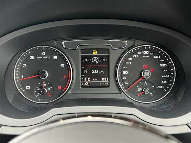 アウディ Ｑ３ 2．0 TFSI クワトロ 180PS 静岡県 2016(平28)年 11.8万km ミサノレッドパールエフェクト 主要装備/・プッシュスタート/・ETC車載器/・前後コーナーセンサー/・前席パワーシート/・ルーフレール/・純正18インチAW/・純正フロアマット/・オートライト/・LEDヘッドライト/・スペアキー/・ステアリングスイッチ