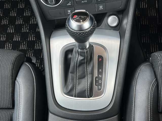 アウディ Ｑ３ 2．0 TFSI クワトロ 180PS 静岡県 2016(平28)年 11.8万km ミサノレッドパールエフェクト 主要装備/・プッシュスタート/・ETC車載器/・前後コーナーセンサー/・前席パワーシート/・ルーフレール/・純正18インチAW/・純正フロアマット/・オートライト/・LEDヘッドライト/・スペアキー/・ステアリングスイッチ