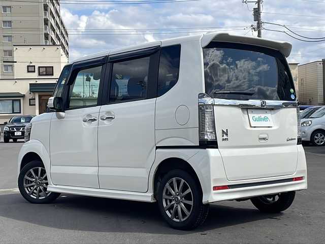 ホンダ Ｎ ＢＯＸ カスタム G Lパッケージ 道北・旭川 2015(平27)年 8.7万km プレミアムホワイトパールⅡ ４WD/純正ナビ/DVD/CD/TV/BT/両側パワースライドドア/ドライブレコーダー/ウィンカーミラー/前席シートヒーター/バックカメラ/プッシュスタート/キセノンヘッドライト/ETC/社外14インチアルミホール/純正フロアマット/電格ミラー/フォグランプ/オートライト/ドアバイザー/保証書/取説