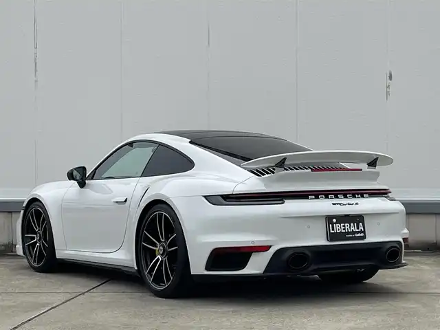 ポルシェ ポルシェ ９１１ ターボS 東京都 2022(令4)年 1.9万km ピュアホワイト フロントリフター/ＰＣＣＢ/ＰＤＣＣ/ＰＡＳＭ/ＡＣＣ/ＢＯＳＥ/黒革シート/エギゾースト/エントリー&ドライブ/マトリクスＬＥＤ/アルカンルーフ/サンルーフ/スポーツクロノパッケージ/ＡｐｐｌｅＣａｒＰｌａｙ／ＡｎｄｒｏｉｄＡｕｔｏ