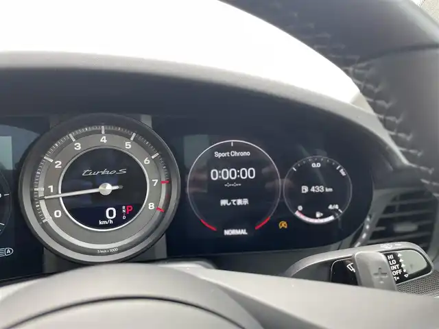 ポルシェ ポルシェ ９１１ ターボS 東京都 2022(令4)年 1.9万km ピュアホワイト フロントリフター/ＰＣＣＢ/ＰＤＣＣ/ＰＡＳＭ/ＡＣＣ/ＢＯＳＥ/黒革シート/エギゾースト/エントリー&ドライブ/マトリクスＬＥＤ/アルカンルーフ/サンルーフ/スポーツクロノパッケージ/ＡｐｐｌｅＣａｒＰｌａｙ／ＡｎｄｒｏｉｄＡｕｔｏ