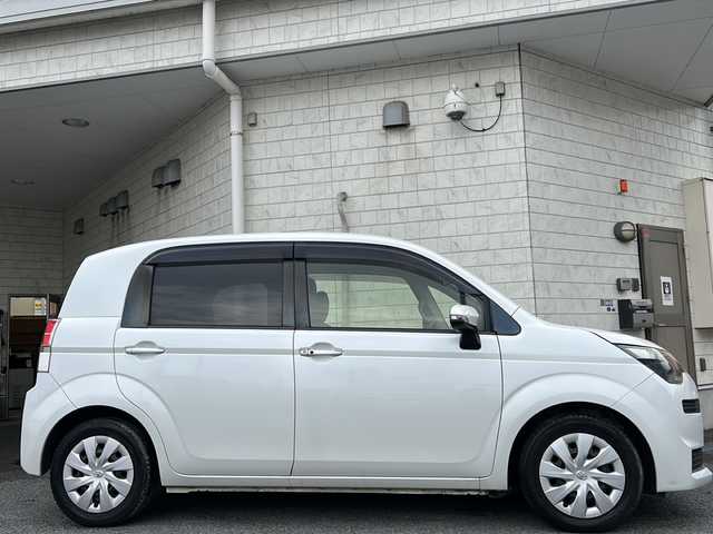 トヨタ スペイド F 神奈川県 2012(平24)年 4.3万km ホワイトパールクリスタルシャイン ワンオーナー/純正ナビ（FM/AM/CD/ワンセグTV/BT)/バックカメラ/ETC/プッシュスタート/オートエアコン/パワーステアリング/ABS/横滑り防止装置/盗難防止装置/電動格納ウィンカーミラー/片側パワースライドドア/純正アルミホイール/保証書/取扱説明書/スペアキー×１
