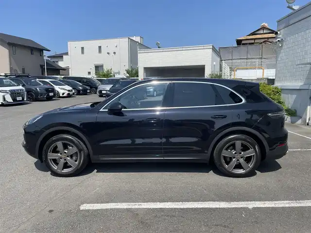 ポルシェ カイエン S 神奈川県 2020(令2)年 8.2万km 黒