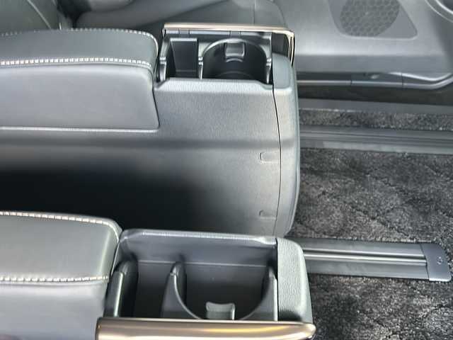 トヨタ アルファード Z 山口県 2024(令6)年 0.9万km ブラック ワンオーナー/ガラスルーフ/純正ナビ/BT/USB/Miracast/フルセグTV/全周囲カメラ/両側パワースライドドア/パワーバックドア/黒レザーシート/前席/セカンドシート　パワーシート/前席/セカンドシート　シートヒーター・エアシート/ウッドコンビステアリング/ステアリングスイッチ/レーダークルーズコントロール/純正LEDヘッドライト/純正フォグランプ/オートライト/オートハイビーム/デジタルインナーミラー/衝突被害軽減ブレーキ/横滑り防止/LDA/BSM/オートパーキングホールド/コーナーセンサー/前後タイプドライブレコーダー/スマートキー×２/ビルトインETC2.0/純正フロアマット/純正ドアバイザー/電動格納ウインカードアミラー