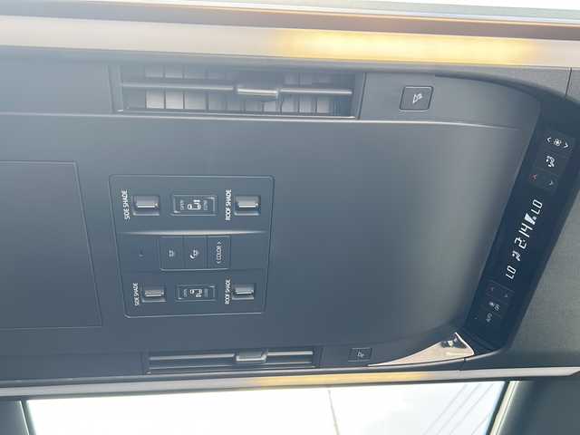 トヨタ アルファード Z 山口県 2024(令6)年 0.9万km ブラック ワンオーナー/ガラスルーフ/純正ナビ/BT/USB/Miracast/フルセグTV/全周囲カメラ/両側パワースライドドア/パワーバックドア/黒レザーシート/前席/セカンドシート　パワーシート/前席/セカンドシート　シートヒーター・エアシート/ウッドコンビステアリング/ステアリングスイッチ/レーダークルーズコントロール/純正LEDヘッドライト/純正フォグランプ/オートライト/オートハイビーム/デジタルインナーミラー/衝突被害軽減ブレーキ/横滑り防止/LDA/BSM/オートパーキングホールド/コーナーセンサー/前後タイプドライブレコーダー/スマートキー×２/ビルトインETC2.0/純正フロアマット/純正ドアバイザー/電動格納ウインカードアミラー