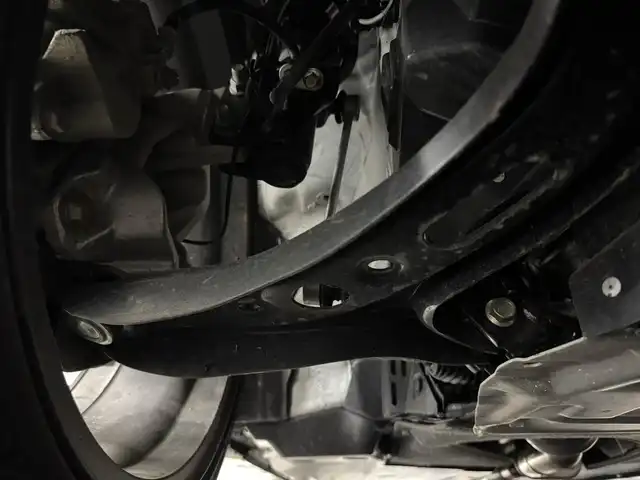 スバル ＢＲＺ S 三重県 2023(令5)年 0.3万km クリスタルホワイトP プレミアムガソリン/FR/6F/カロッツェリア 9インチ『楽ナビ』 AVIC-RQ911/（CD/DVD/MSV/SD/FM/AM/TV/Bluetooth/iPod/USB/HDMI/AUX）/安全/・スバルリヤビークルディテクション［SRVD］/・VSC（横滑り防止機能）/・EBD付ABS/・SRS サイド＆カーテンシールドエアバッグ/装備/・ステアリング連動ヘッドライト［SRH］/・左右独立温度独立調整オートエアコン/・定速クルーズコントロール/・ステアリングスイッチ/・オートライト/・LEDヘッドライト/・充電用USBジャックx2/・走行制御モード（スポーツ/スノー）/・TRACKモード/・プッシュスタート/・スマートキーx2/・BOXERメーター（7インチカラー×液晶メーター）/・純正18inAW/・保/取/ナビ取/など