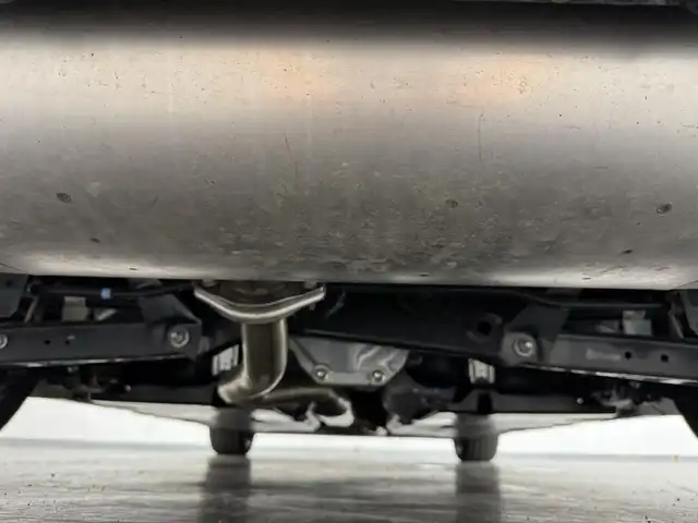 スバル ＢＲＺ S 三重県 2023(令5)年 0.3万km クリスタルホワイトP プレミアムガソリン/FR/6F/カロッツェリア 9インチ『楽ナビ』 AVIC-RQ911/（CD/DVD/MSV/SD/FM/AM/TV/Bluetooth/iPod/USB/HDMI/AUX）/安全/・スバルリヤビークルディテクション［SRVD］/・VSC（横滑り防止機能）/・EBD付ABS/・SRS サイド＆カーテンシールドエアバッグ/装備/・ステアリング連動ヘッドライト［SRH］/・左右独立温度独立調整オートエアコン/・定速クルーズコントロール/・ステアリングスイッチ/・オートライト/・LEDヘッドライト/・充電用USBジャックx2/・走行制御モード（スポーツ/スノー）/・TRACKモード/・プッシュスタート/・スマートキーx2/・BOXERメーター（7インチカラー×液晶メーター）/・純正18inAW/・保/取/ナビ取/など