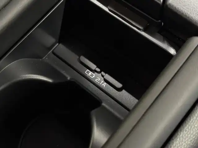 スバル ＢＲＺ S 三重県 2023(令5)年 0.3万km クリスタルホワイトP プレミアムガソリン/FR/6F/カロッツェリア 9インチ『楽ナビ』 AVIC-RQ911/（CD/DVD/MSV/SD/FM/AM/TV/Bluetooth/iPod/USB/HDMI/AUX）/安全/・スバルリヤビークルディテクション［SRVD］/・VSC（横滑り防止機能）/・EBD付ABS/・SRS サイド＆カーテンシールドエアバッグ/装備/・ステアリング連動ヘッドライト［SRH］/・左右独立温度独立調整オートエアコン/・定速クルーズコントロール/・ステアリングスイッチ/・オートライト/・LEDヘッドライト/・充電用USBジャックx2/・走行制御モード（スポーツ/スノー）/・TRACKモード/・プッシュスタート/・スマートキーx2/・BOXERメーター（7インチカラー×液晶メーター）/・純正18inAW/・保/取/ナビ取/など