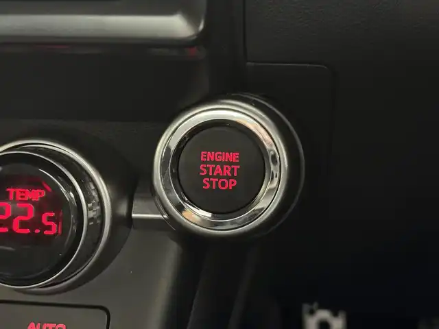 スバル ＢＲＺ S 三重県 2023(令5)年 0.3万km クリスタルホワイトP プレミアムガソリン/FR/6F/カロッツェリア 9インチ『楽ナビ』 AVIC-RQ911/（CD/DVD/MSV/SD/FM/AM/TV/Bluetooth/iPod/USB/HDMI/AUX）/安全/・スバルリヤビークルディテクション［SRVD］/・VSC（横滑り防止機能）/・EBD付ABS/・SRS サイド＆カーテンシールドエアバッグ/装備/・ステアリング連動ヘッドライト［SRH］/・左右独立温度独立調整オートエアコン/・定速クルーズコントロール/・ステアリングスイッチ/・オートライト/・LEDヘッドライト/・充電用USBジャックx2/・走行制御モード（スポーツ/スノー）/・TRACKモード/・プッシュスタート/・スマートキーx2/・BOXERメーター（7インチカラー×液晶メーター）/・純正18inAW/・保/取/ナビ取/など