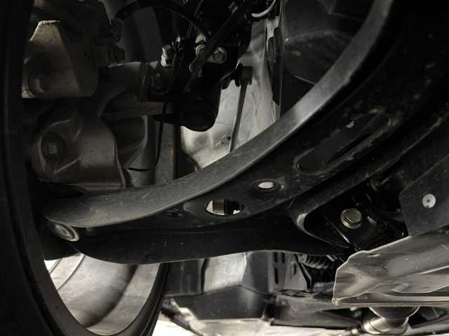 スバル ＢＲＺ S 三重県 2023(令5)年 0.3万km クリスタルホワイトP プレミアムガソリン/FR/6F/カロッツェリア 9インチ『楽ナビ』 AVIC-RQ911/（CD/DVD/MSV/SD/FM/AM/TV/Bluetooth/iPod/USB/HDMI/AUX）/安全/・スバルリヤビークルディテクション［SRVD］/・VSC（横滑り防止機能）/・EBD付ABS/・SRS サイド＆カーテンシールドエアバッグ/装備/・ステアリング連動ヘッドライト［SRH］/・左右独立温度独立調整オートエアコン/・定速クルーズコントロール/・ステアリングスイッチ/・オートライト/・LEDヘッドライト/・充電用USBジャックx2/・走行制御モード（スポーツ/スノー）/・TRACKモード/・プッシュスタート/・スマートキーx2/・BOXERメーター（7インチカラー×液晶メーター）/・純正18inAW/・保/取/ナビ取/など