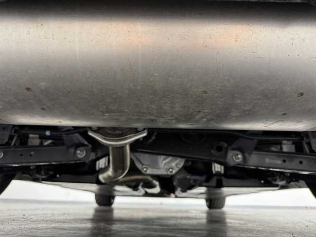 スバル ＢＲＺ S 三重県 2023(令5)年 0.3万km クリスタルホワイトP プレミアムガソリン/FR/6F/カロッツェリア 9インチ『楽ナビ』 AVIC-RQ911/（CD/DVD/MSV/SD/FM/AM/TV/Bluetooth/iPod/USB/HDMI/AUX）/安全/・スバルリヤビークルディテクション［SRVD］/・VSC（横滑り防止機能）/・EBD付ABS/・SRS サイド＆カーテンシールドエアバッグ/装備/・ステアリング連動ヘッドライト［SRH］/・左右独立温度独立調整オートエアコン/・定速クルーズコントロール/・ステアリングスイッチ/・オートライト/・LEDヘッドライト/・充電用USBジャックx2/・走行制御モード（スポーツ/スノー）/・TRACKモード/・プッシュスタート/・スマートキーx2/・BOXERメーター（7インチカラー×液晶メーター）/・純正18inAW/・保/取/ナビ取/など